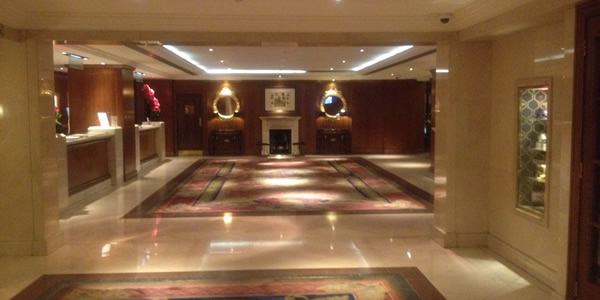 Hotel Crema Marfil Floor