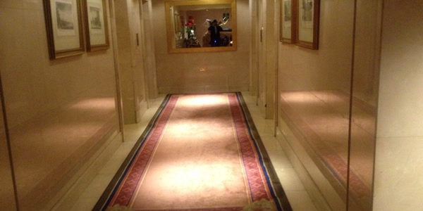 Hotel Crema Marfil Floor